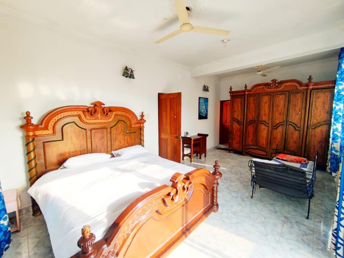 Amazing Hilltop 4 Bhk Villa With Private Pool Near แคนโดลิม ภายนอก รูปภาพ