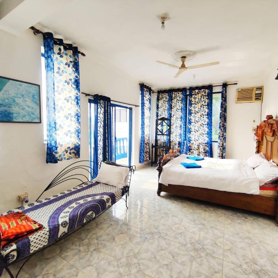 Amazing Hilltop 4 Bhk Villa With Private Pool Near แคนโดลิม ภายนอก รูปภาพ